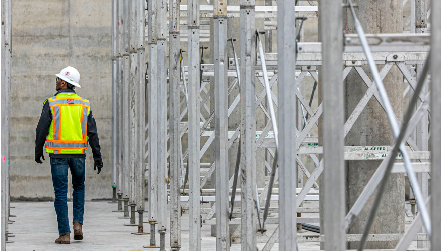 U.S. construction spending falls 3.2% in June amid private market weakness